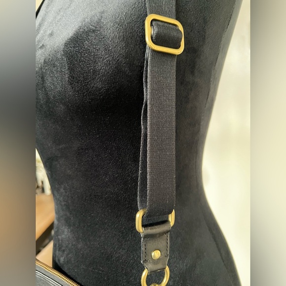 Coach Small Crossbody - Picture 5 of 9